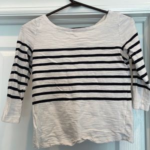 Quarter sleeve shirt